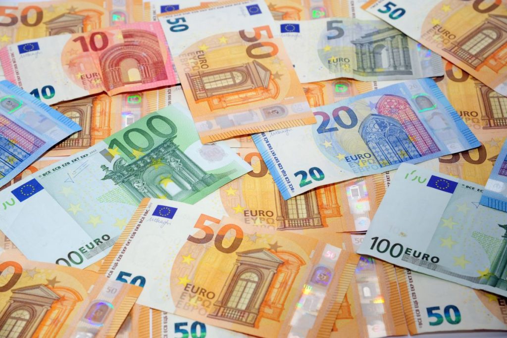 Banche, a febbraio i prestiti alle famiglie +0,7%